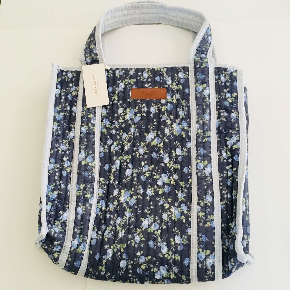 NWT. Laura Ashley Belinda Blush Cotton Quilted Bag. Made in India.